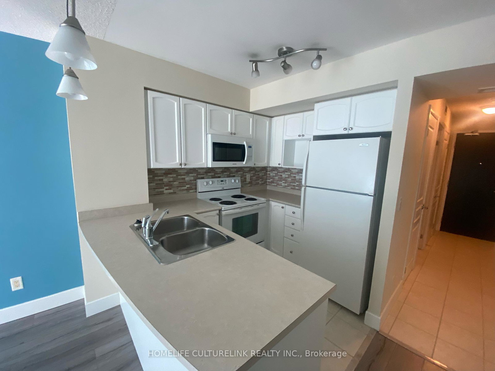 18-yonge-street-toronto-ontario-c12328882