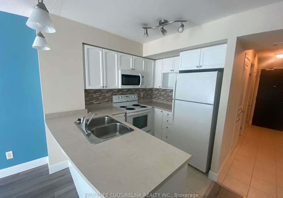 18-yonge-street-toronto-ontario-c12328882