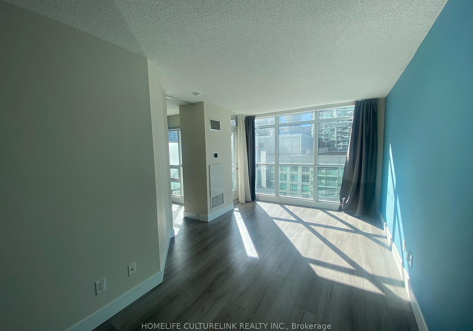 18-yonge-street-toronto-ontario-c12328882
