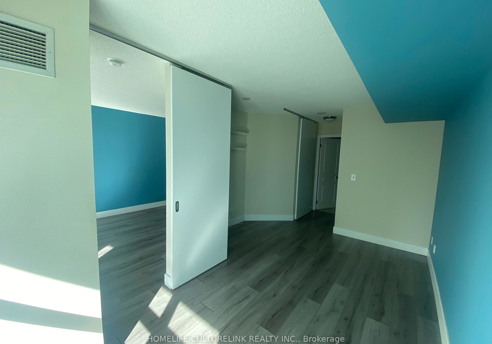 18-yonge-street-toronto-ontario-c12328882