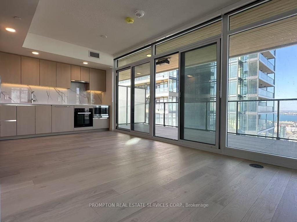 1-concord-cityplace-way-toronto-ontario-c12329004