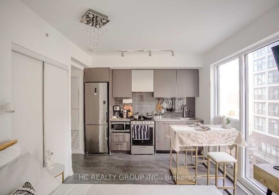 251-jarvis-street-toronto-ontario-c12329057