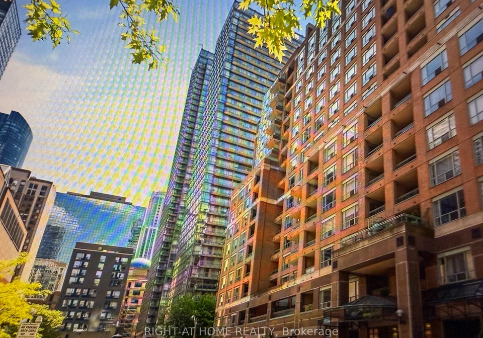 889-bay-street-toronto-ontario-c12329081