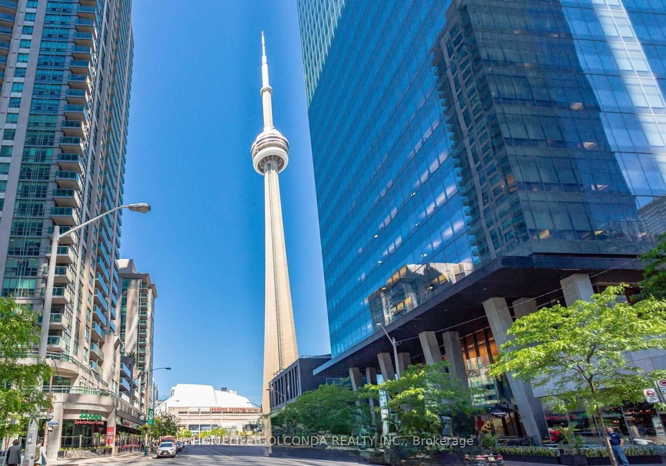 30-grand-trunk-crescent-toronto-ontario-c12329202
