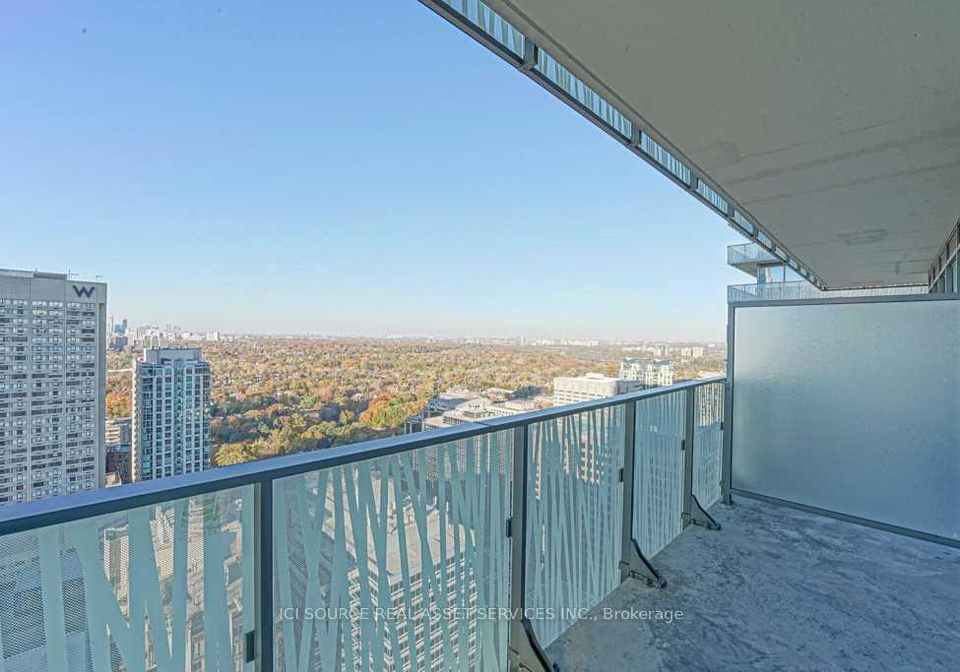 42-charles-street-e-toronto-ontario-c12329316