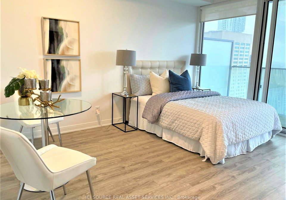 42-charles-street-e-toronto-ontario-c12329316