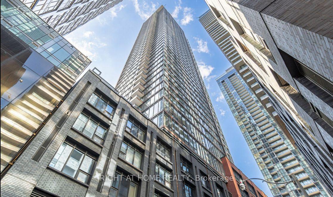 55-mercer-street-toronto-ontario-c12329373