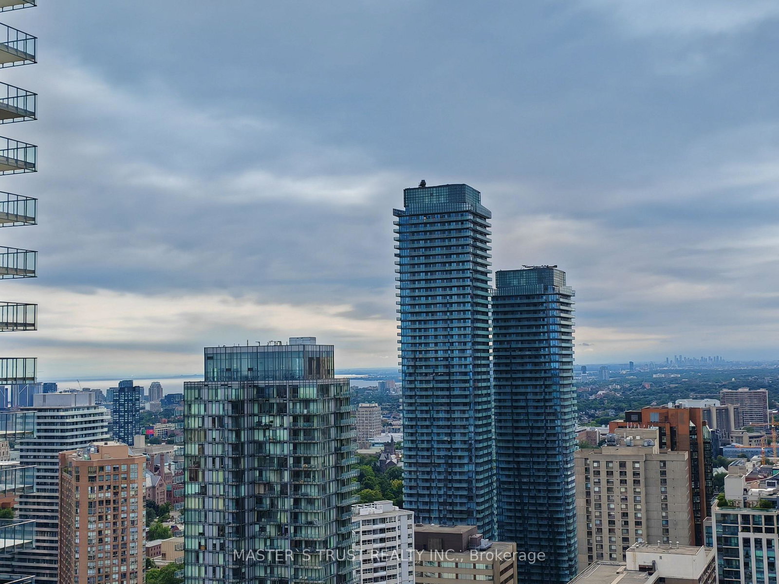 42-charles-street-e-toronto-ontario-c12329465