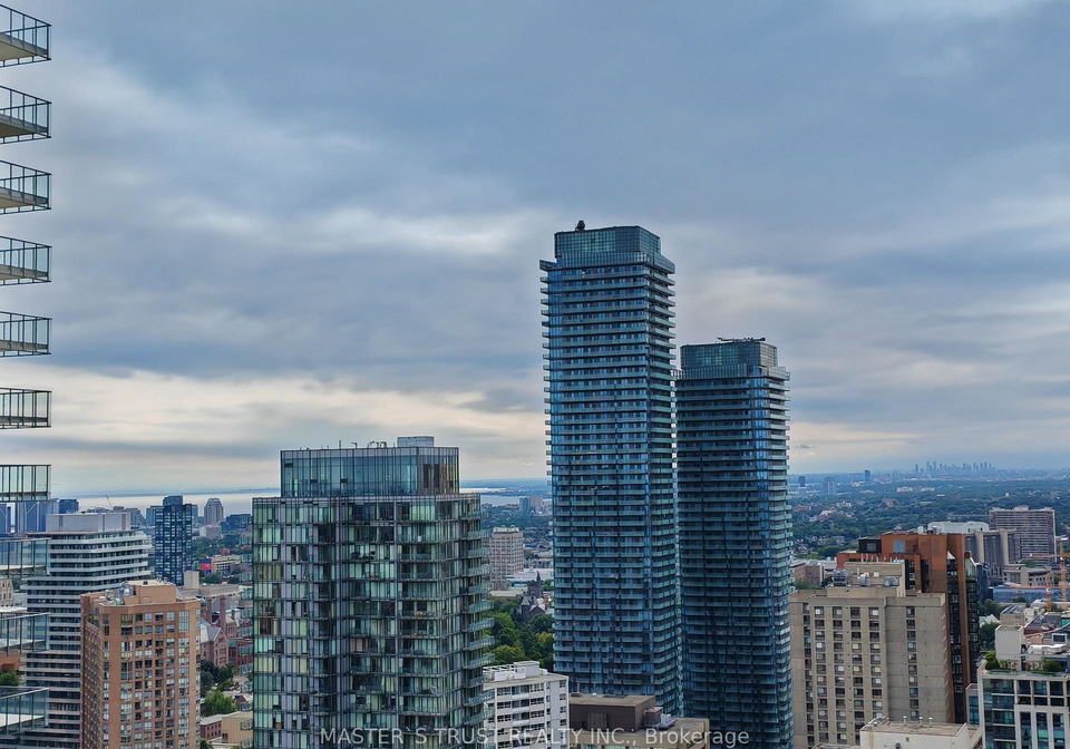 42-charles-street-e-toronto-ontario-c12329465
