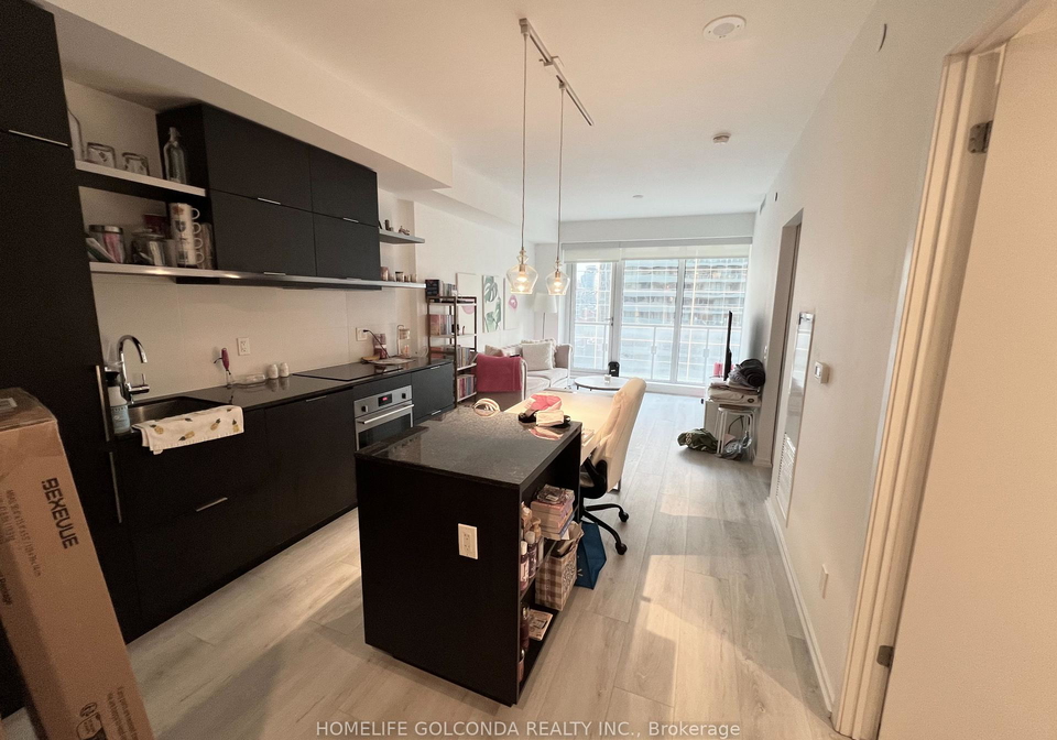 197-yonge-street-toronto-ontario-c12329469