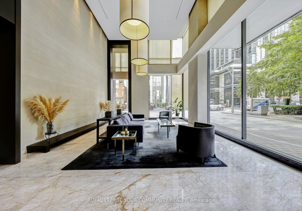 18-yorkville-avenue-toronto-ontario-c12329584