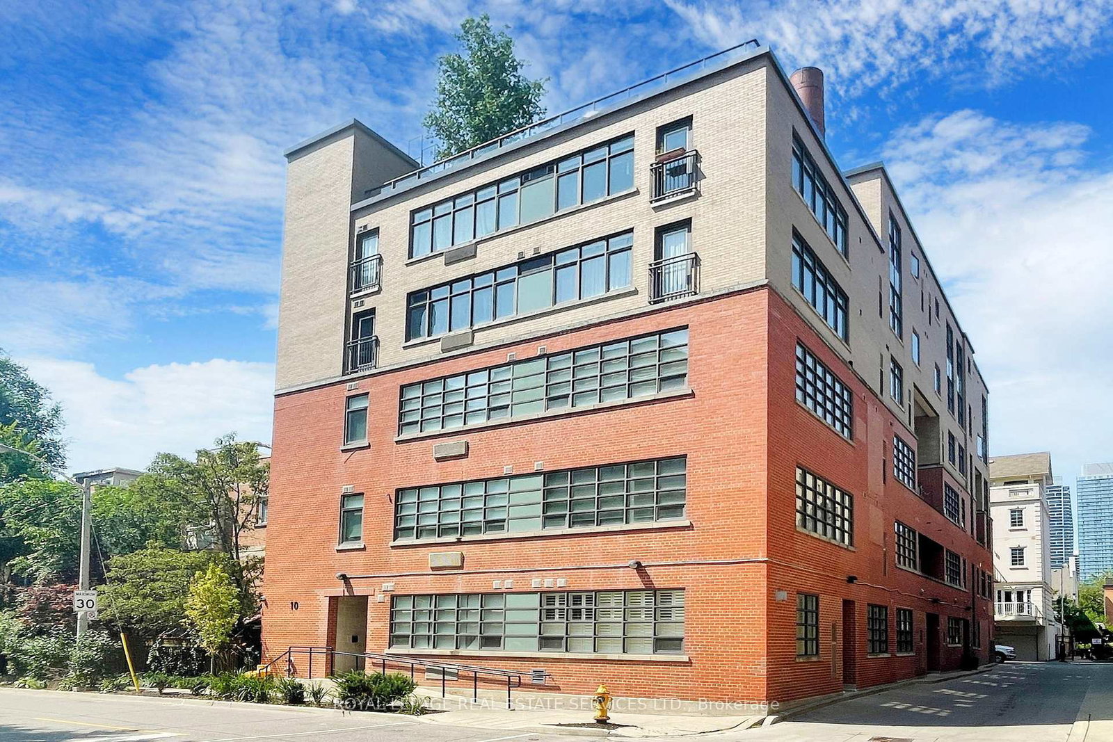 10-wellesley-place-toronto-ontario-c12329697