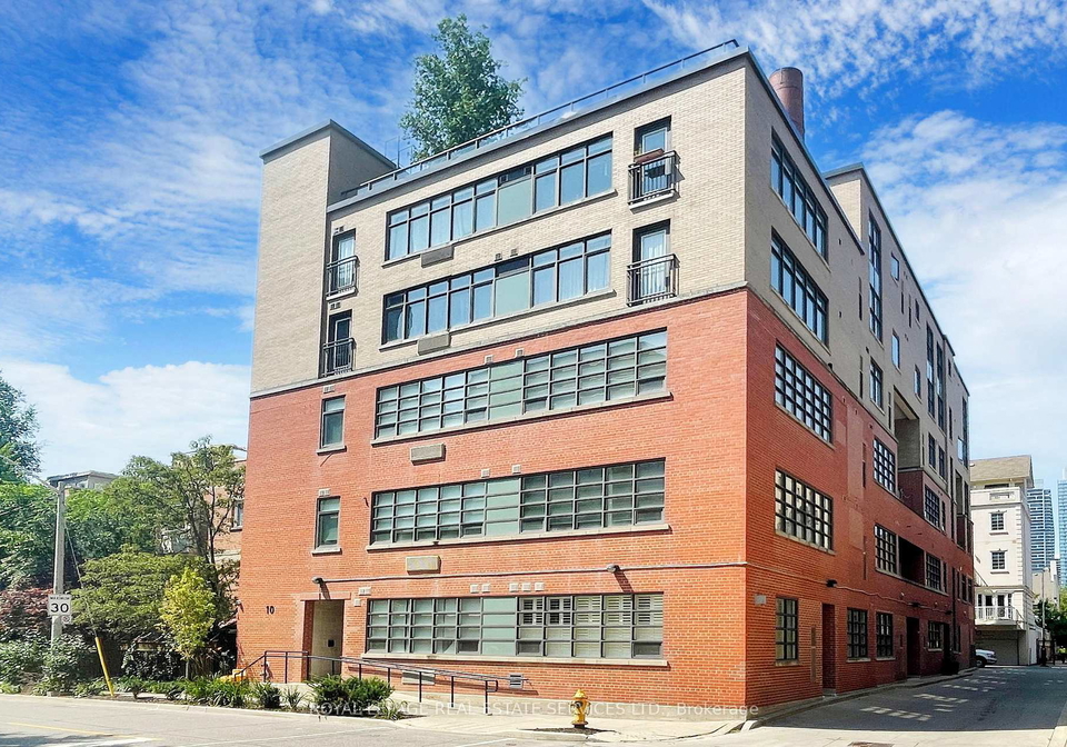 10-wellesley-place-toronto-ontario-c12329697