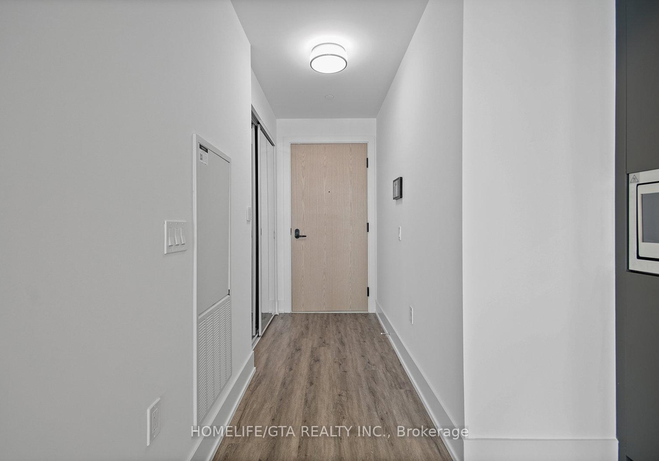 10-inn-on-the-park-drive-north-york-ontario-c12329752