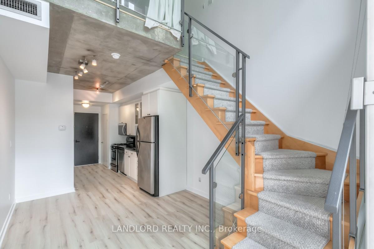 1-shaw-street-toronto-ontario-c12330845