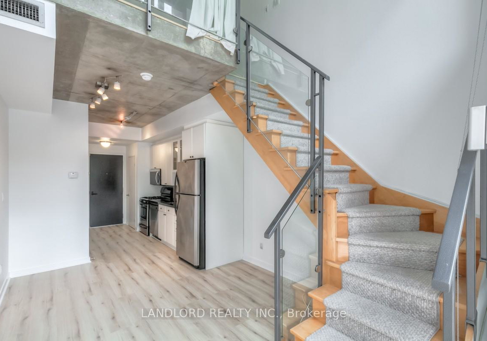 1-shaw-street-toronto-ontario-c12330845