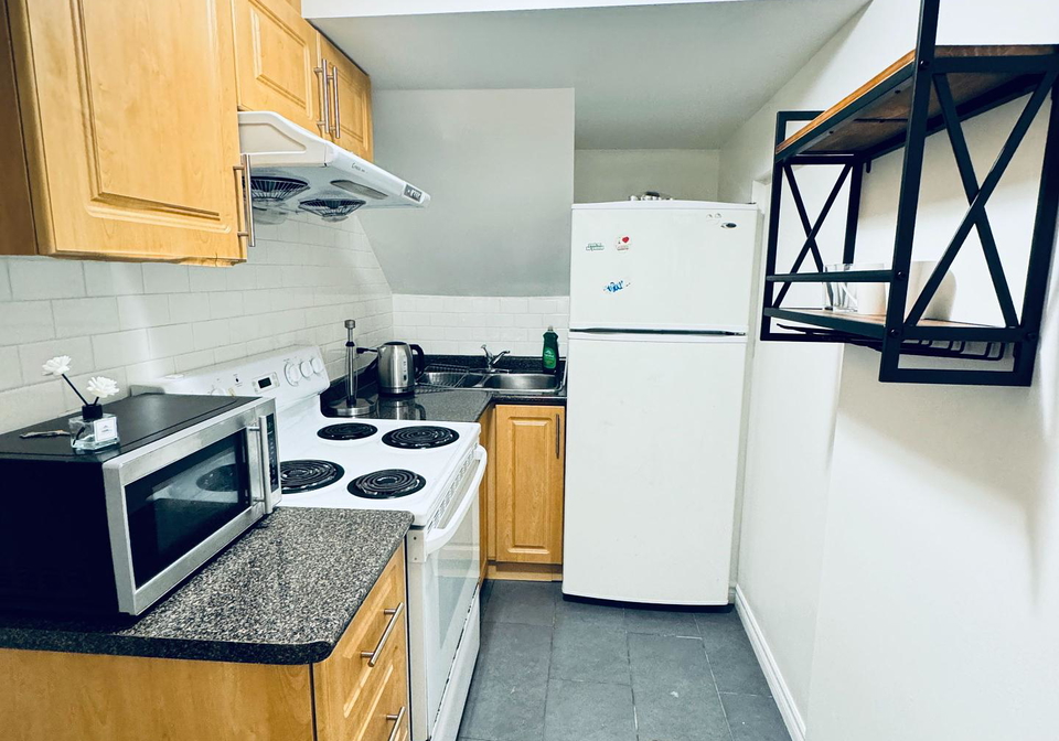 629-bathurst-street-toronto-ontario-c12331051