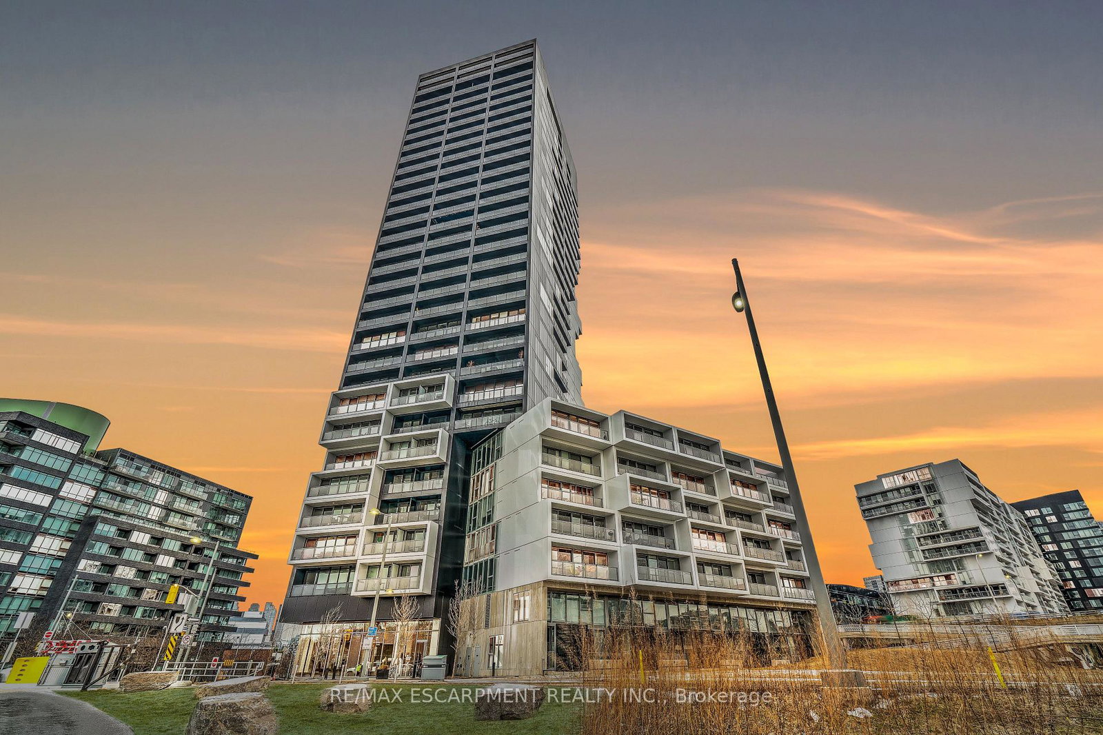170-bayview-avenue-toronto-ontario-c12331053