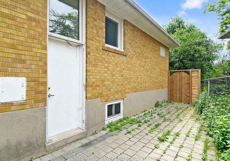 40-tollerton-avenue-north-york-ontario-c12331062