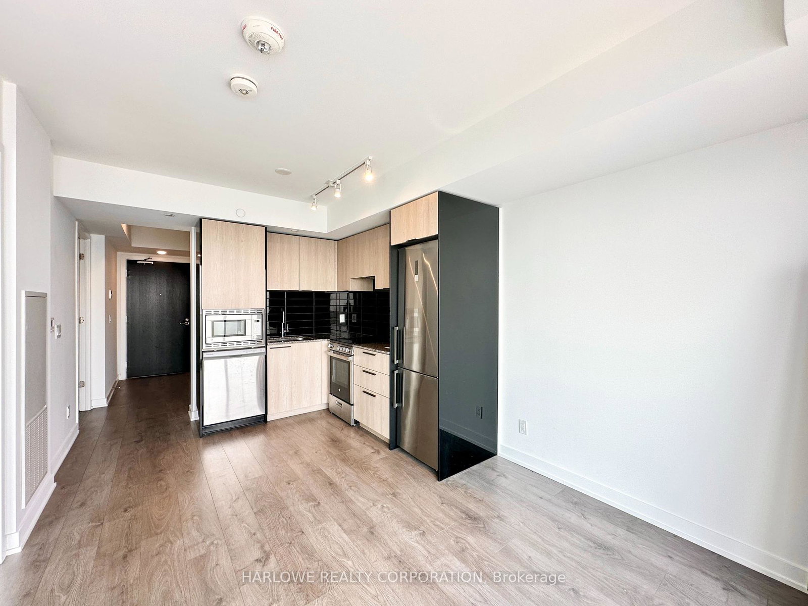 501-yonge-street-toronto-ontario-c12331216