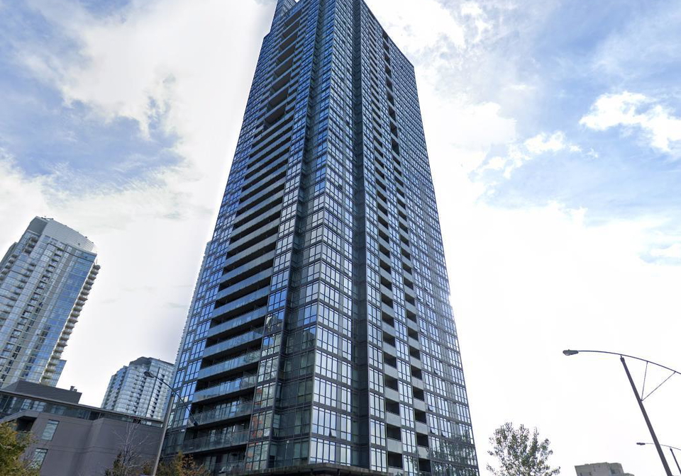 15-fort-york-boulevard-toronto-ontario-c12331324