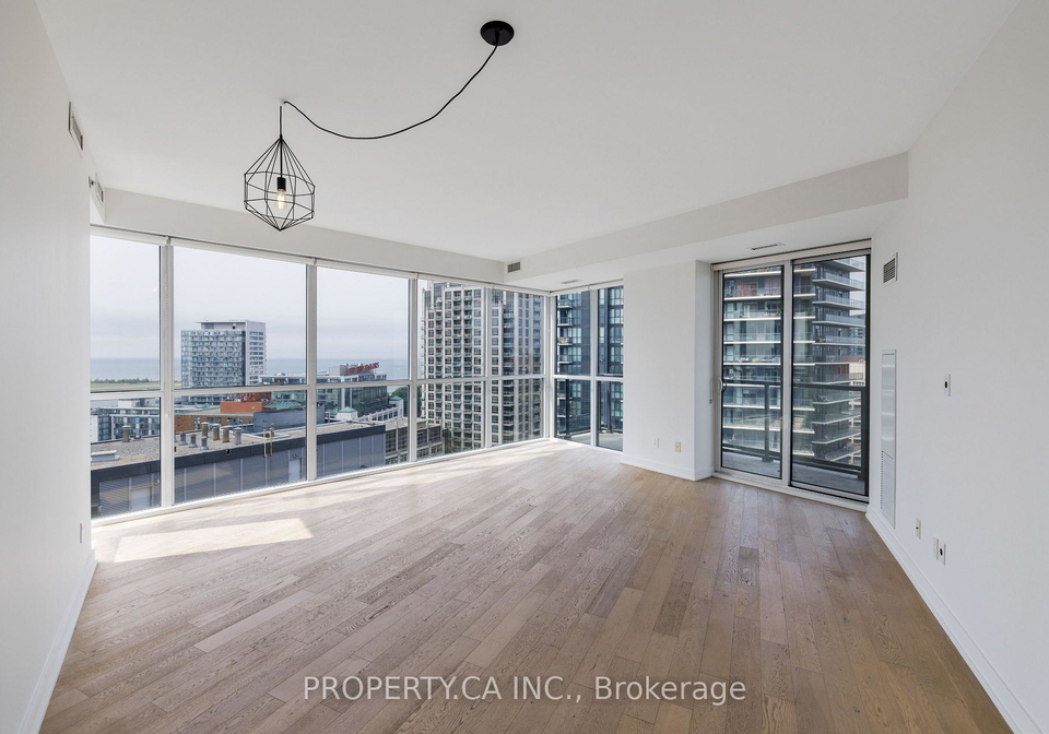 20-bruyeres-mews-toronto-ontario-c12331372