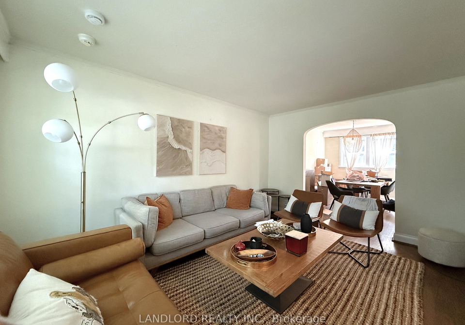 1-thursfield-crescent-east-york-ontario-c12331486