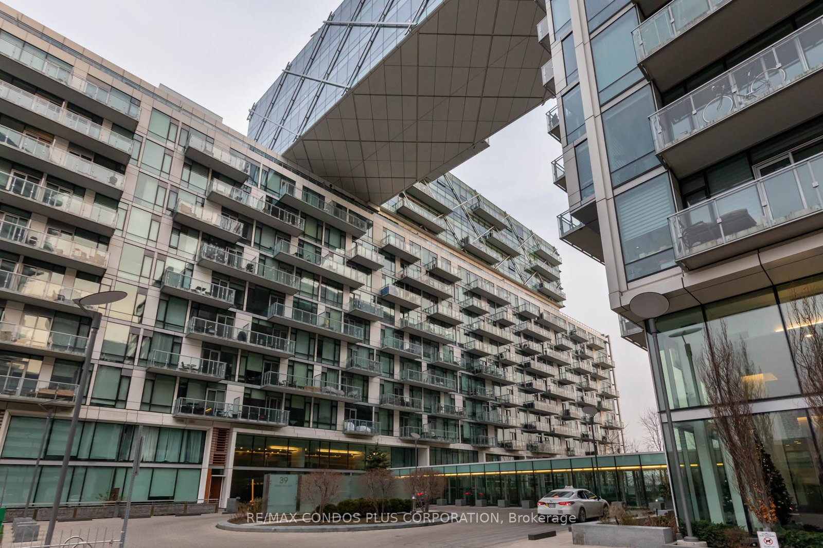 39-queens-quay-e-toronto-ontario-c12331554