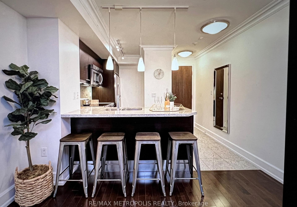 650-sheppard-avenue-north-york-ontario-c12331627