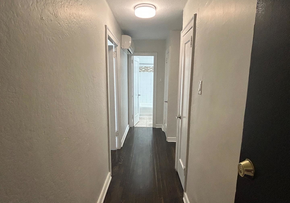 166-eastbourne-avenue-toronto-ontario-c12331740