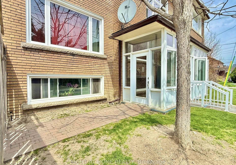 20-belvidere-avenue-toronto-ontario-c12331967