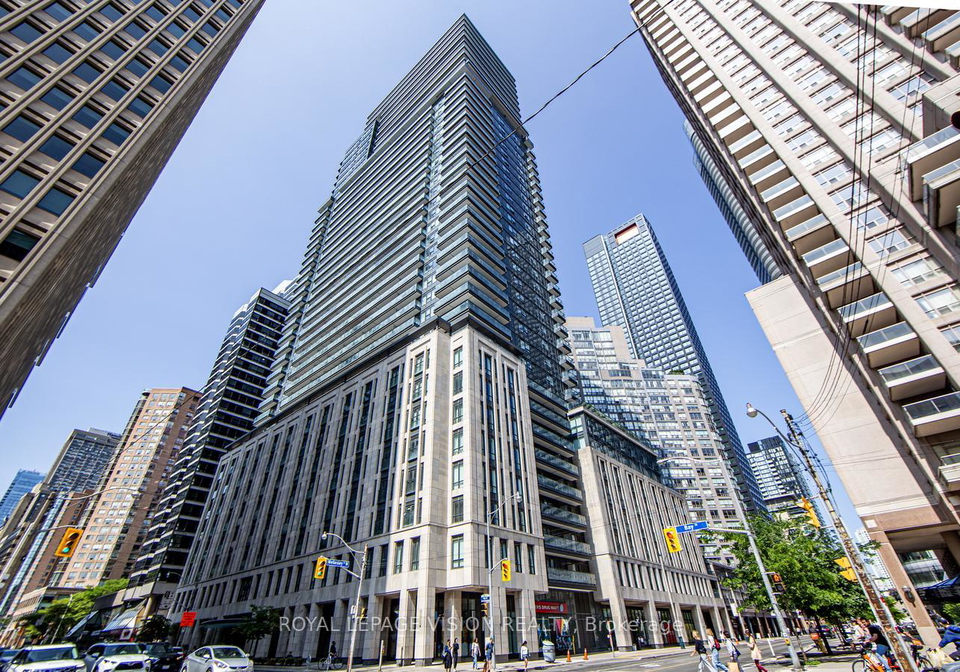 955-bay-street-toronto-ontario-c12332104