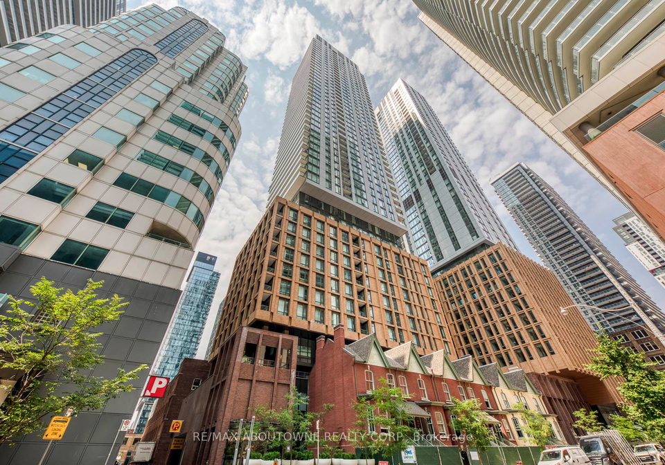 8-widmer-street-toronto-ontario-c12332323