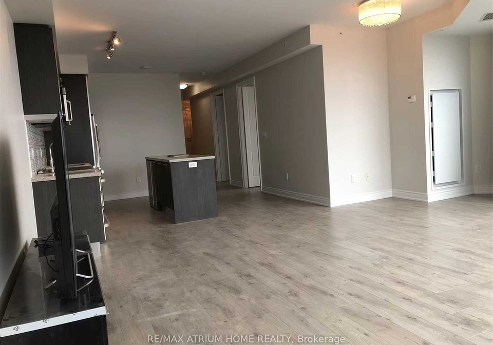 388-yonge-street-toronto-ontario-c12332564