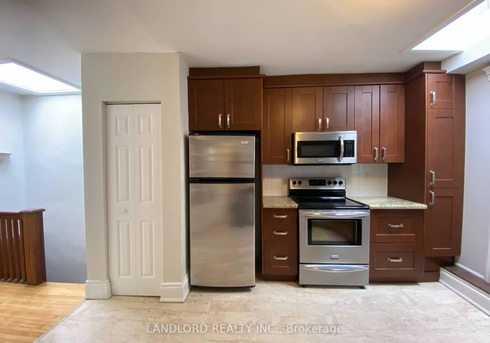 343-st-clair-avenue-w-toronto-ontario-c12332924