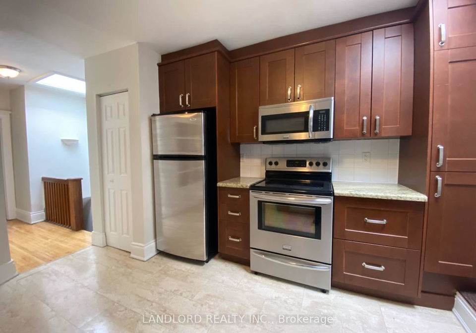 343-st-clair-avenue-w-toronto-ontario-c12332924
