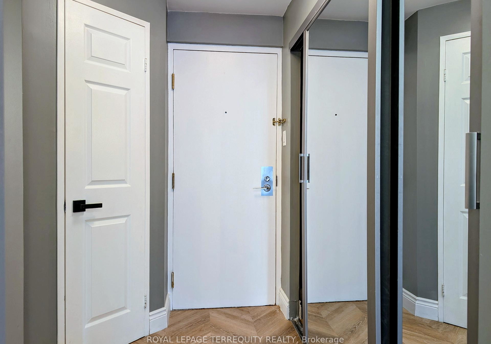 55-centre-avenue-toronto-ontario-c12333036