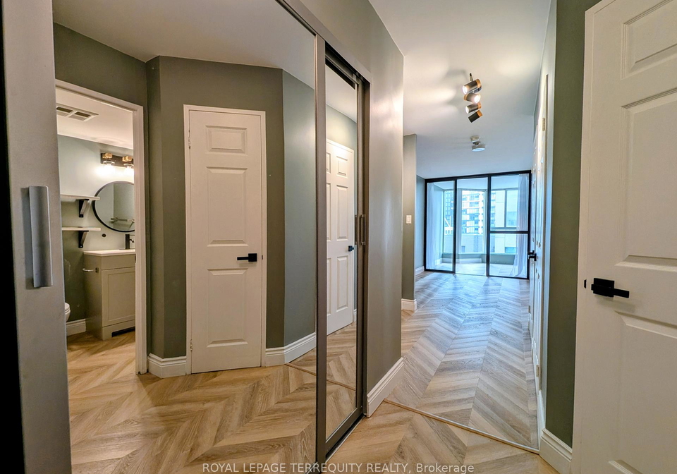 55-centre-avenue-toronto-ontario-c12333036