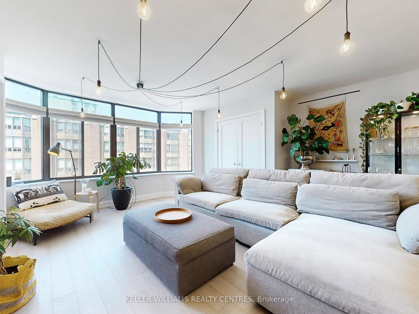 135-george-street-s-toronto-ontario-c12333187