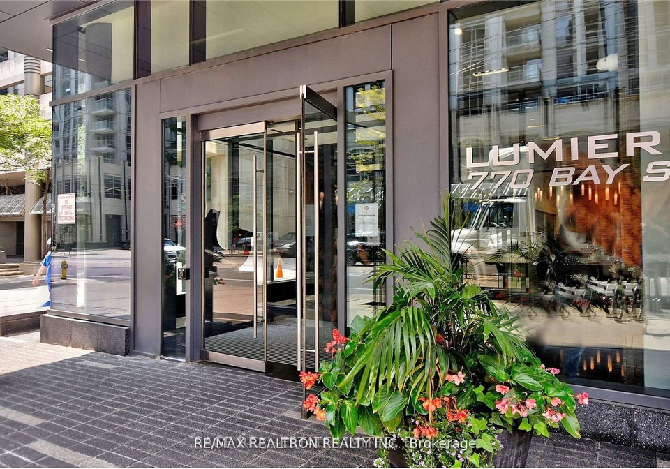 770-bay-street-toronto-ontario-c12333438