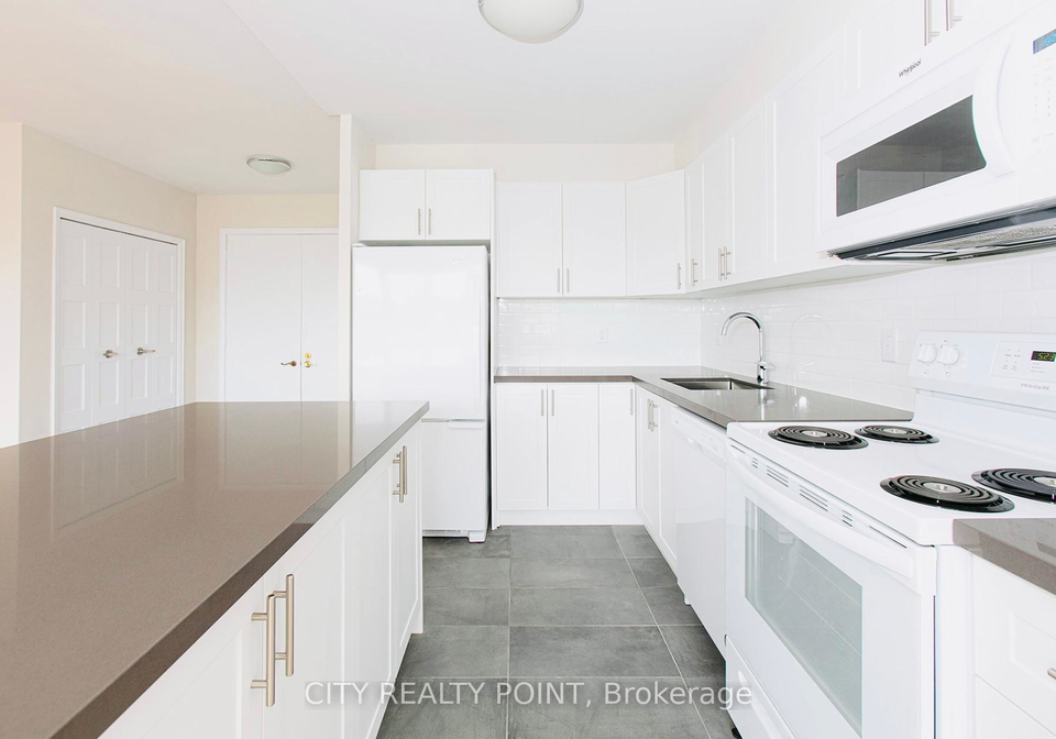 10-shallmar-boulevard-toronto-ontario-c12333440