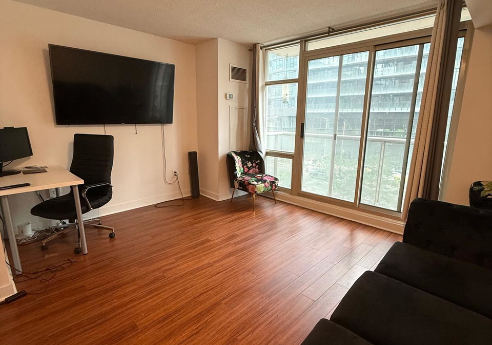 10-navy-wharf-court-toronto-ontario-c12333721