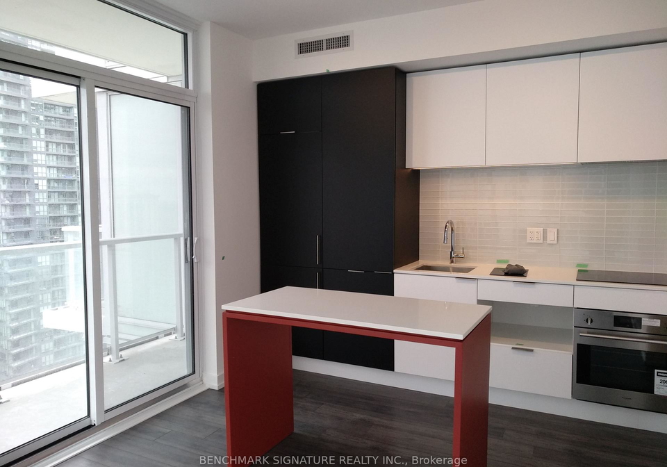 33-helendale-avenue-toronto-ontario-c12333731