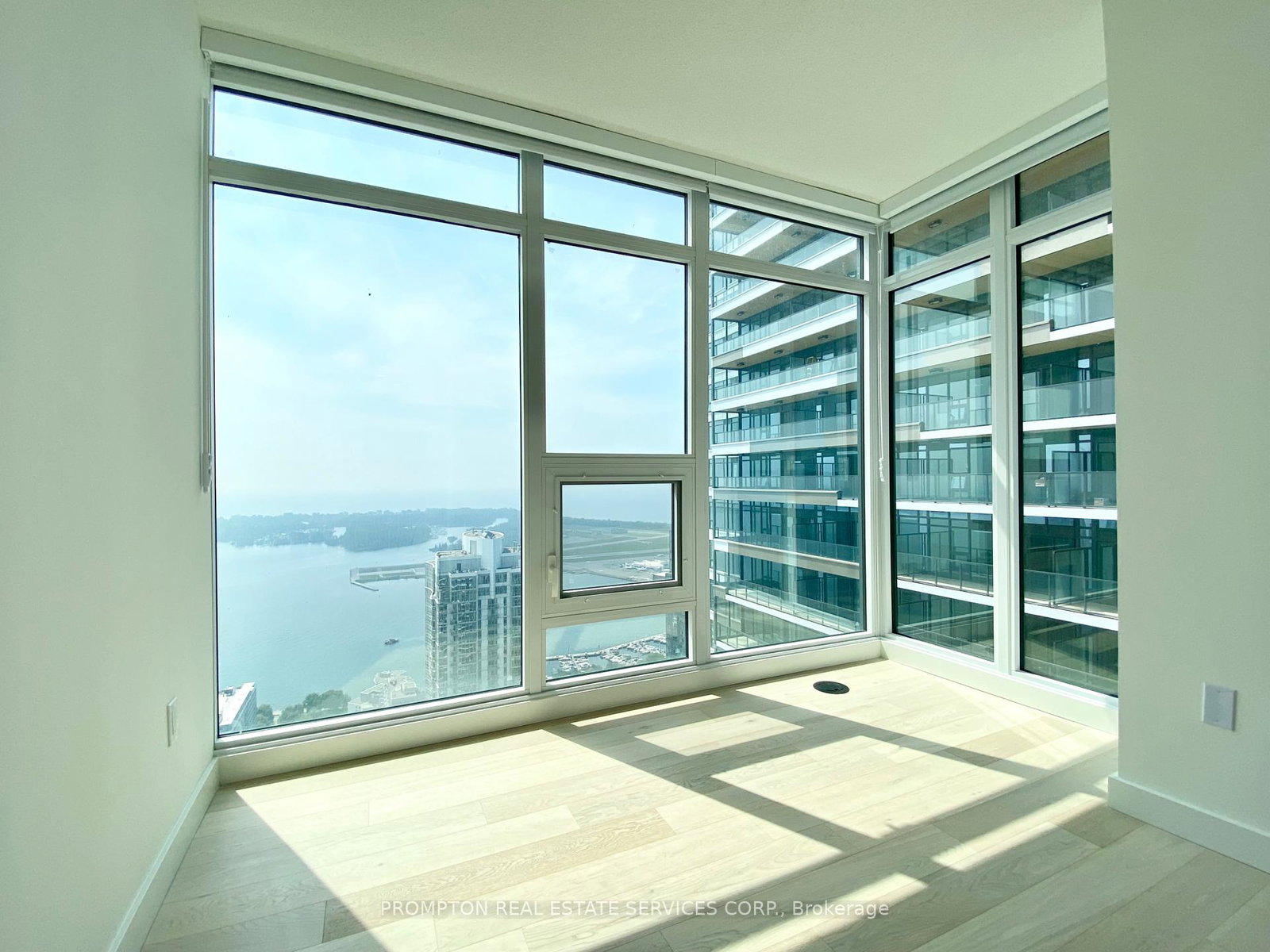 1-concord-cityplace-way-toronto-ontario-c12333762