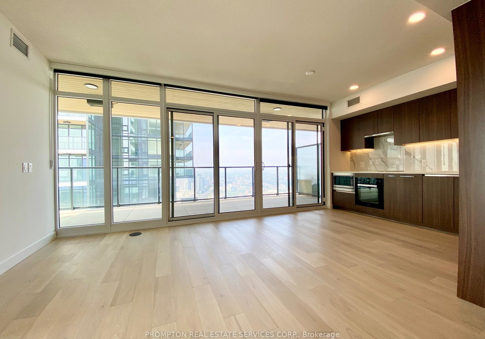 1-concord-cityplace-way-toronto-ontario-c12333762