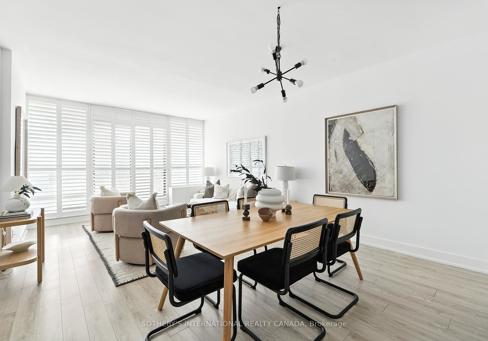 20-fashion-roseway-way-north-york-ontario-c12334066