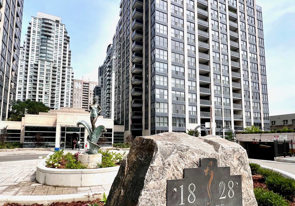 28-hollywood-avenue-north-york-ontario-c12334344