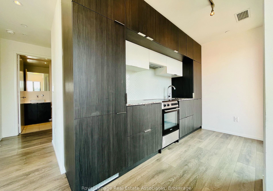 159-dundas-street-e-toronto-ontario-c12334347