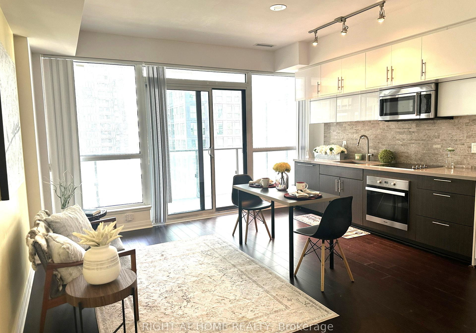 8-mercer-street-toronto-ontario-c12334571