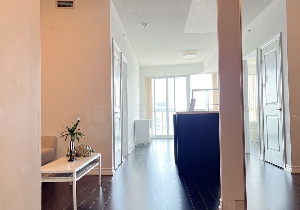 386-yonge-street-toronto-ontario-c12335068